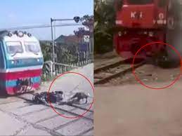 Anda boleh menggunakan gambar untuk keperluan pribadi dan komersial tanpa izin tertulis sebelumnya. Video 2 Momen Detik Terakhir Pengendara Nyaris Tewas Selamat Jatuh Di Perlintasan Ka Indozone Id