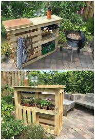 Bbq Beistelltisch Made From 2 Old Paletten Und Alten Boards 1 001 Paletten Ide Bbq Beistelltisch Made From 2 Paletten Garten Palettengarten Hinterhof Garten