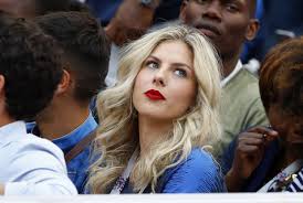À l'occasion de la journée des droits des femmes, l'attaquante internationale de l'ol, meilleure buteuse de l'histoire des bleues, se confie sur la place de la femme dans le football, ses évolutions immenses depuis 2011, l'exemple. Voici Les Femmes Des Joueurs De L Equipe De France De Foot