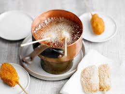 Decouvrez Notre Recette Facile Et Rapide De Fondue Bressane Sur Cuisine Actuelle Retrouvez Les Etapes De Preparati Recette Fondue Recettes De Cuisine Recette