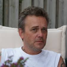 Stream Nik Vee music