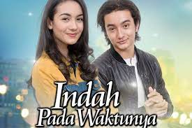Seleb menceritakan sukilah seorang gadis desa yang ingin jadi pemain sinetron. Sinopsis Sinetron Indah Pada Waktunya Tayang Perdana Hari Ini Di Sctv Halaman All Kompas Com