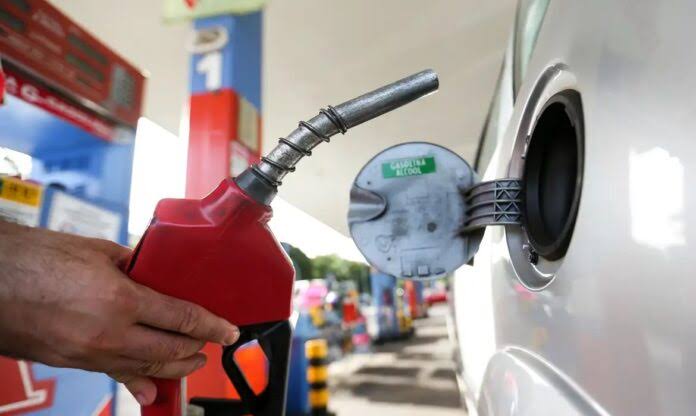 Para conter alta nos preços, governo prorroga por mais 30 dias subsídio da gasolina