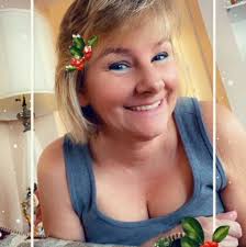 Do I shellac wood before adding vinyl?