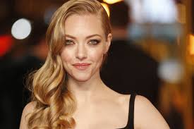 'mank' cast on transporting into the golden age for david fincher's ode to 'citizen kane' scribe check out this interview i did with mank dp erik messerschmidt for his thoughts on driving scenes on. David Fincher Shot One Mank Scene Close To 200 Times Says Amanda Seyfried Dtnext In