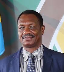 Paul Mella's Instagram, Twitter & Facebook