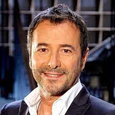 Bernard montiel est animateur et comédien, surtout connu pour avoir présenté l'émission vidéo licencié de tf1 en 2003, bernard montiel multiplie les animations à la télévision et à la radio. Bernard Montiel The Global Gift Gala