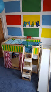 Etagenbett Fur Kleinkinder Mit Rutsche Und Hohle Ikea Hackers En 2020 Literas Ikea Cama Kura Literas