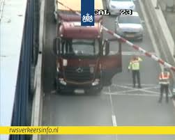 Haringvlietbrug from mapcarta, the open map. Transport Online Haringvliet Weer Dicht Na Storing