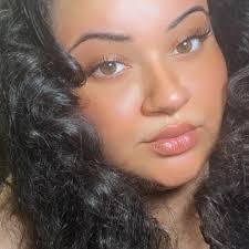 Samira Oliver's Instagram, Twitter & Facebook