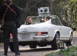 But over the course of the past, oh, we don't know, 45 minutes, much of the internet has decided that olivia wilde and harry styles are dating — maybe, probably. Harry Styles 26 And Olivia Wilde 36 Confirm Their Romance As They Hold Hands At Agent S Wedding Daily Mail Online