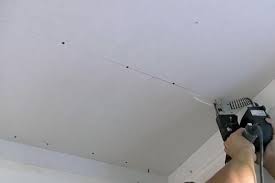 Anleitung Decke Abhangen Trockenbau Tipps Vom Maurer Trockenbau Diybook At Trockenbau Maurerarbeiten Decke