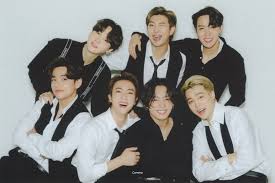 It's really hard to say because above all, the maknae lines are closer to each other. Scan Nyel Postcard Set Bts Group Photos Bts Photo Bts Jungkook