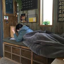 簡単 大物diy 収納力半端ない 簡単に作れるベンチソファーを手作り limia リミア ベンチソファー インテリア 収納 ベッド diy