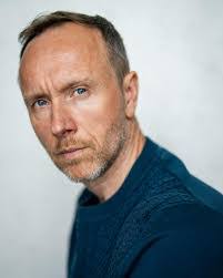 Daniel Crossley's Instagram, Twitter & Facebook