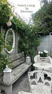 29 Verlassener Romantischer Gartendekor Auf Einem Gunstigen Hinterhof Einem Gardendecoration Gartendekor Gunstigen Hinterh Diy Garten Dek Gartendekor Gartendekoration Hinterhof Garten
