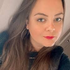 Amanda Bosse's Instagram, Twitter & Facebook