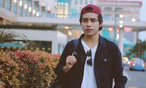 Disusun bersama christina jay, nlp. Riza Syah Pemeran Reza Di Siapa Takut Jatuh Cinta Ini 5 Potret Gantengnya Tabloidbintang Com