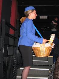 Au Cine L Hotesse Vendait Et Disait Bonbons Caramels Esquimaux Chocolats Souvenir Et Nostalgie Enfance Les Annees Bonheur