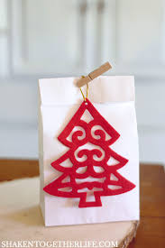 4 Easy Ways To Wrap Candles For Gifts