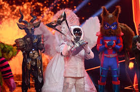 The masked singer is back for its triumphant fifth season (help) and it's time to review all the poor souls who have voluntarily appeared on this wild show over the years. Zweite Staffel Von The Masked Singer So Funktioniert Die Verruckte Rate Show Unterhaltung Stuttgarter Nachrichten