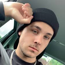 Stream Benjamin Harley music