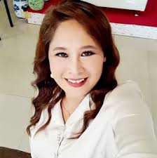 𝘍𝘰𝘭𝘭𝘰𝘸𝘪𝘯𝘨 𝘑𝘦𝘴𝘶𝘴 𝘪𝘴𝘯'𝘵 𝘦𝘢𝘴𝘺. 𝘐𝘵 𝘳𝘦𝘲𝘶𝘪𝘳𝘦𝘴  𝘴𝘢𝘤𝘳𝘪𝘧𝘪𝘤𝘦, 𝘤𝘰𝘶𝘳𝘢𝘨𝘦, 𝘢𝘯𝘥 𝘢 𝘩𝘦𝘢𝘳𝘵 𝘸𝘪𝘭𝘭𝘪𝘯𝘨  𝘵𝘰 𝘭𝘦𝘵 𝘨𝘰 𝘰𝘧 𝘦𝘷𝘦𝘳𝘺𝘵𝘩𝘪𝘯𝘨 𝘵𝘩𝘢𝘵 𝘩𝘰𝘭𝘥𝘴 𝘶𝘴  𝘣𝘢𝘤𝘬. In today's Gospel (Luke 14:25 ...