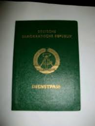Der ausweis hat eine nummerierung und ist zum glück noch nicht beschrieben (blanco). Ddr Dienstausweis Auswartiges Amt Diplomaten Stasi Ausweis In Brandenburg Herzberg Elster Ebay Kleinanzeigen