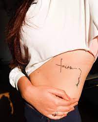 Rib cage tattoos are popular among men as well, and they go for more complex and large designs, such as lion tattoo designs, tribal tattoo designs, quote tattoos, 3d tattoos, etc. Top 30 Rib Cage Tattoos Stunning Rib Cage Tattoo Designs 2019