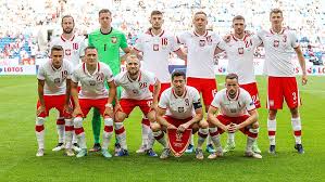 Die polnische fußballnationalmannschaft ist die fußballauswahl des mitteleuropäischen landes polen und repräsentiert offiziell den polnischen fußballverband. Q3rdtrv1ni6wtm