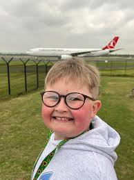 Anyway! Did anyone find out who flew in from LA