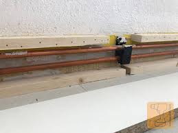 In Diesem Bericht Zeige Ich Eine Methode Unschone Heizungsrohre Welche Im Sockelbereich Auf Putz Liegen Stilvol Heizungsrohre Rohre Heizungsrohre Verkleiden