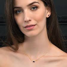 Namana Collier Or avec Saphir Bleu pour Femme et Jeune Fille