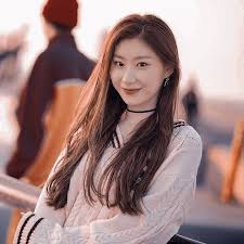 Lee huffman shows people how to travel more, spend less, and live better through the power of credit cards, airline miles, and hotel points. Lee Chaeryeong Aesthetic Fotografia