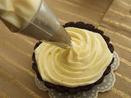 Ganache Chocolat Blanc Montee Le Blog Cuisine De Samar Recette Ganache Chocolat Blanc Chocolat Blanc Creme Pour Gateau