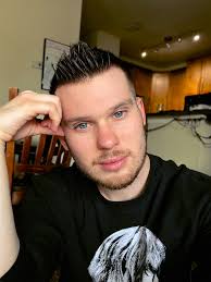 Digital Creator Seeks Friends in Savannah, GA