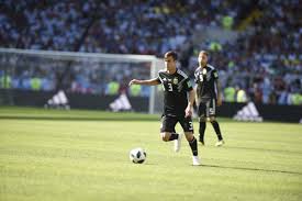 März 1984 in fuenlabrada) ist ein ehemaliger spanischer fußballspieler. 300 Millionen Ablose Jung Stars Begehrt Ajax Amsterdam Winkt Warmer Geldregen