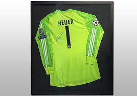 Die betreiber dieses portals haben es uns zur obersten aufgabe gemacht, produktvarianten verschiedenster art ausführlichst unter die lupe zu nehmen, sodass interessierte unkompliziert den manuel neuer torwart trikot kaufen können, den sie zu hause haben wollen. Highlight Unikat Sonderangefertigtes Original Trikot Von Neuer