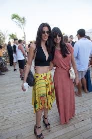 Search by name & location. Maira Farias E Michelle Barros 2