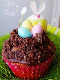 Cupcakes De Paques Ferrero Rocher Sous Son Nid