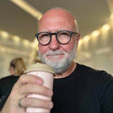 The final Virgin Australia lounge of the tour, Sydney. The final show of  the year, tonight at the Triffid in Brisbane.