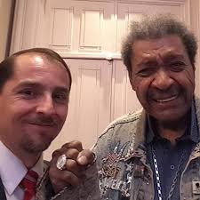 El periodista que descubrió un lado oculto en Tyson, sintió los golpes de  Pacquiao y colaboró con Julio César Chávez para que deje sus vicios