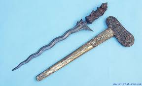 Begitu terkenalnya keris taming sari , ketika sebuah keris ditemukan didasar sungai towy tak jauh. Thread By Uglyluhan I Was Requested To Do A Thread On Malay Weapons And The Keris In Particular My Writing Was Too Long Winded So I Decided To Split It Into T