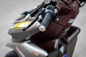 Hallo sobat qu, kali ini tutorial press velg racing honda vario 150, simak video selengkapnya yah gan, semoga video ini. Honda Vario 150 Tambah Manis Berjubah Coklat Dual Warna Dan Part Mewah Gridoto Com