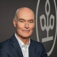 Thomas Bott's Instagram, Twitter & Facebook