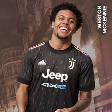 Aber gerade dann, wenn du ein echter fan der mannschaft bist, brauchst du natürlich noch weitere fanartikel, wie zum beispiel einen juventus turin trainingsanzug. Adidas Juventus Turin 21 22 Auswartstrikot Authentic Schwarz Adidas Deutschland