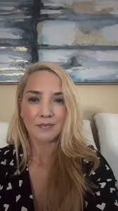 🎯People decide whether to trust your leadership long before they know your  credentials or before you say a word!, When stakes are high, leaders get  evaluated through pace, pauses, authenticity, trust ...