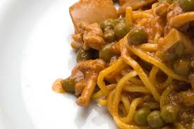 Il nostro concept abbina prodotti di qualità, quali pasta e sughi della migliore tradizione italiana, a una postazione di lavoro professionale unica nel suo genere. Sugo Di Seppie E Piselli