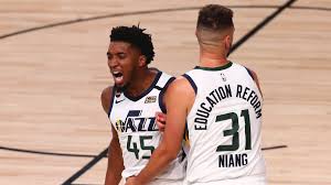 Nonton live streaming denver nuggets vs utah jazz. Utah Jazz Guard Donovan Mitchell Scores 13 Straight Points Against Denver Nuggets