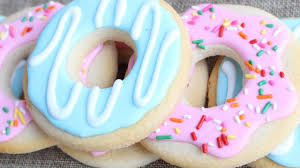 How To Make Doughnut Cookies Easy Cookie Decorating With Royal Icing Cake Decorating For Beginners Cake Decorating Shop Cookie Decorating